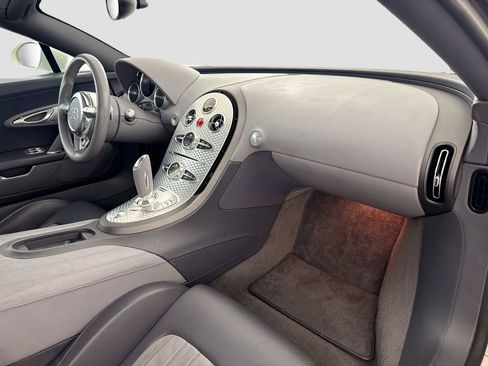 Used 2011 Bugatti Veyron AWD/4WD image 28