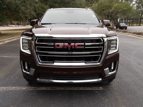 Used 2023 GMC Yukon SLT w/ SLT Luxury Package image 8