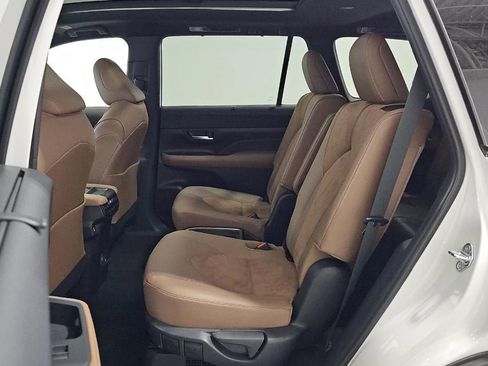 Used 2026 Toyota Grand Highlander AWD Hybrid image 10