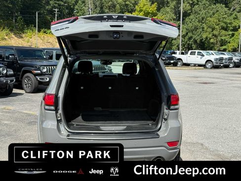 Certified 2019 Jeep Grand Cherokee Altitude AWD/4WD image 11