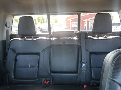 Used 2021 GMC Sierra 1500 SLT w/ SLT Premium Package AWD/4WD image 16