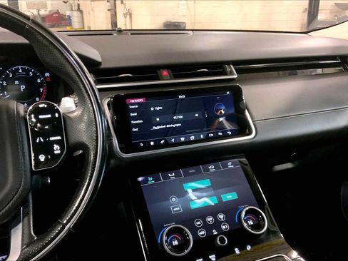 Used 2018 Land Rover Range Rover Velar R-Dynamic HSE image 8