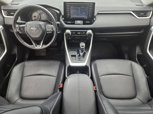 Used 2022 Toyota RAV4 XLE Premium FWD image 5