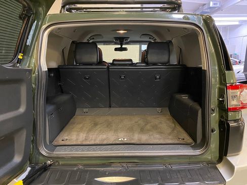 Used 2014 Toyota FJ Cruiser 4WD w/ Convenience Package image 27