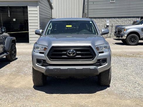 Used 2021 Toyota Tacoma SR AWD/4WD image 2