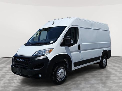 Used 2025 RAM ProMaster 2500 w/ Convenience Group FWD image 4