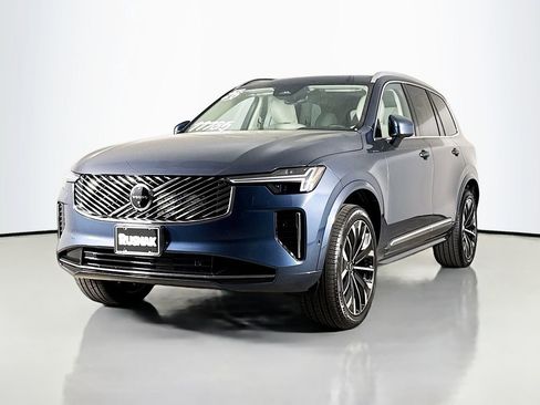 Used 2026 Volvo XC90 B6 Ultra w/ Lounge Package image 3