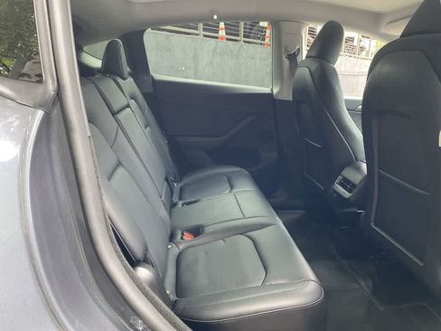 Used 2023 Tesla Model Y Performance AWD/4WD image 16