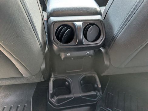 Used 2019 Jeep Wrangler Unlimited Sport S AWD/4WD image 18