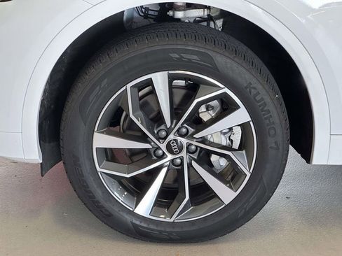 Used 2023 Audi Q5 2.0T Premium w/ Convenience Package AWD/4WD image 8