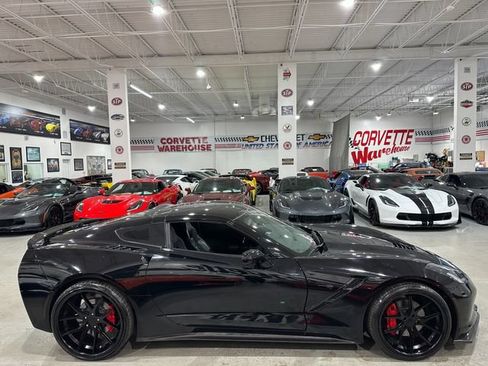 Used 2017 Chevrolet Corvette Stingray Coupe w/ Carbon Flash Badge Package RWD image 8