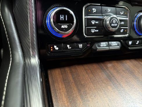 Used 2024 GMC Yukon Denali Ultimate image 34