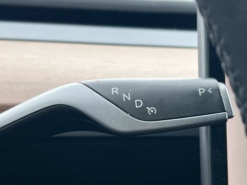 Used 2020 Tesla Model Y Long Range image 22