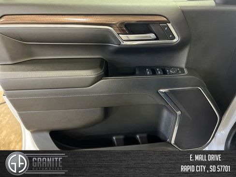 Used 2024 Chevrolet Silverado 1500 LT image 10