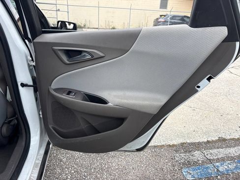 Used 2021 Chevrolet Malibu LS FWD image 15