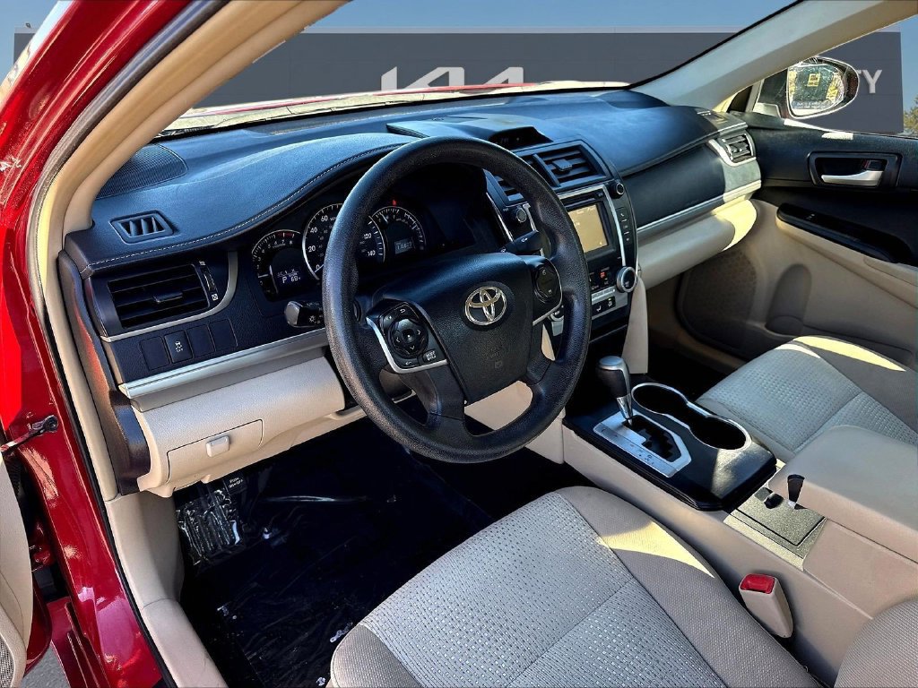 Used 2013 Toyota Camry LE FWD image 20