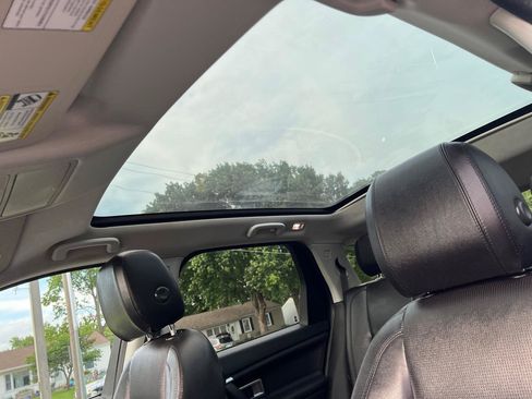 Used 2019 Land Rover Discovery Sport AWD/4WD image 25