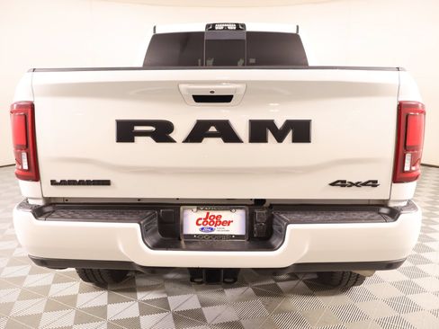 Used 2026 RAM 2500 Laramie AWD/4WD image 22
