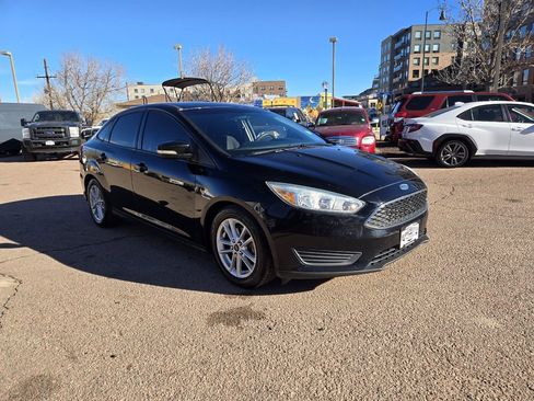Used 2016 Ford Focus SE image 1