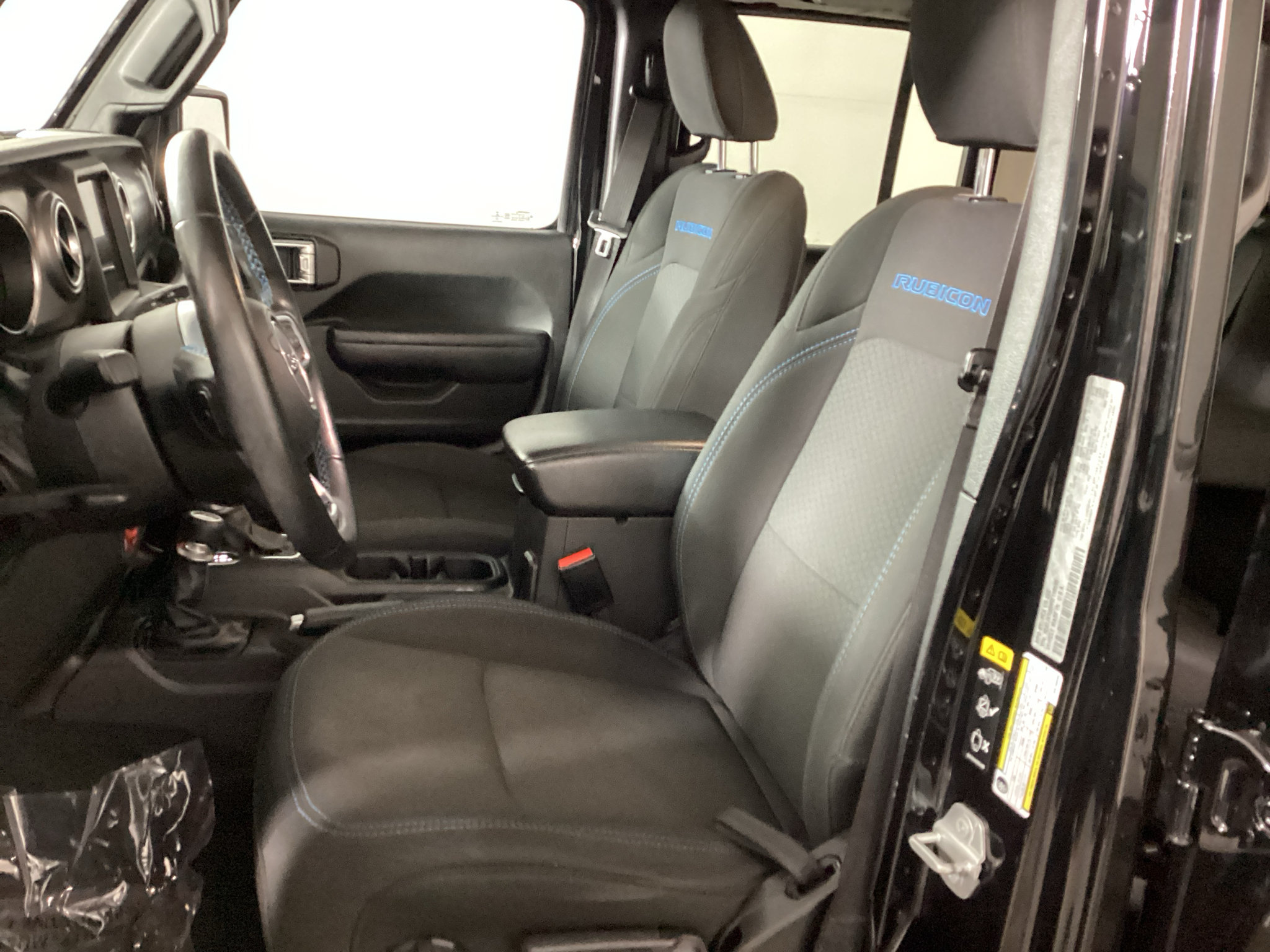 Used 2022 Jeep Wrangler Unlimited Rubicon 4xe w/ Cold Weather Group AWD/4WD image 14