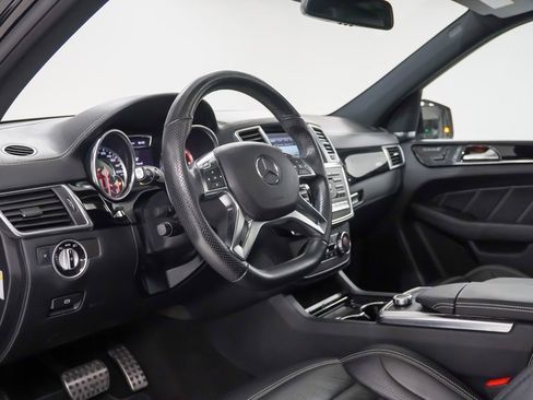 Used 2013 Mercedes-Benz ML 63 AMG 4MATIC image 4