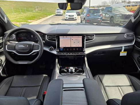 New 2026 Jeep Grand Wagoneer Limited AWD/4WD image 16