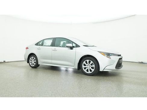 Used 2025 Toyota Corolla LE FWD image 33