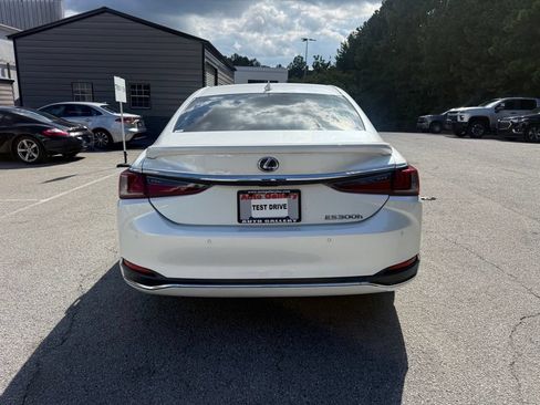 Used 2022 Lexus ES 300h w/ Premium Package FWD image 6