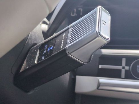 Used 2025 Hyundai Santa Fe SEL FWD image 19
