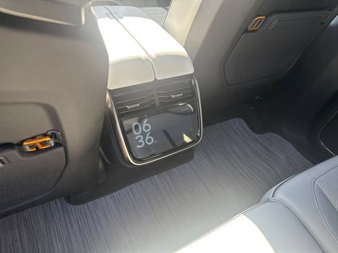 Used 2024 Rivian R1S Adventure AWD/4WD image 31