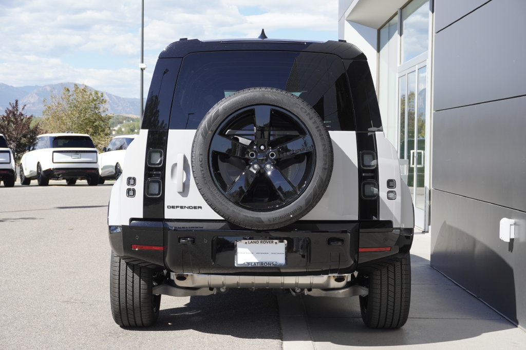New 2026 Land Rover Defender 110 X-Dynamic SE AWD/4WD image 6
