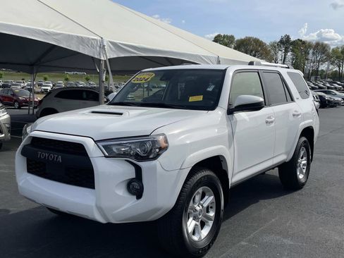 Used 2024 Toyota 4Runner SR5 AWD/4WD image 3