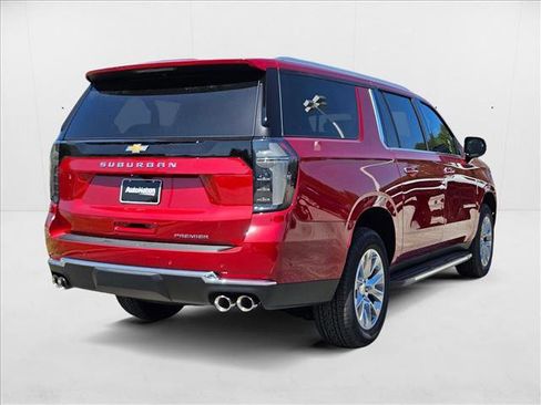 New 2025 Chevrolet Suburban Premier image 5