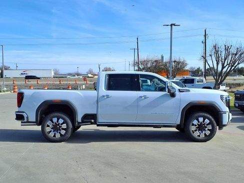 New 2026 GMC Sierra 2500 Denali w/ Denali Reserve Package AWD/4WD image 2