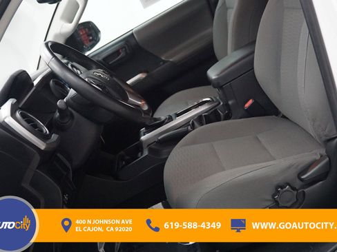 Used 2015 Toyota Tacoma 4x4 Access Cab V6 w/ TRD Off-Road Package image 9