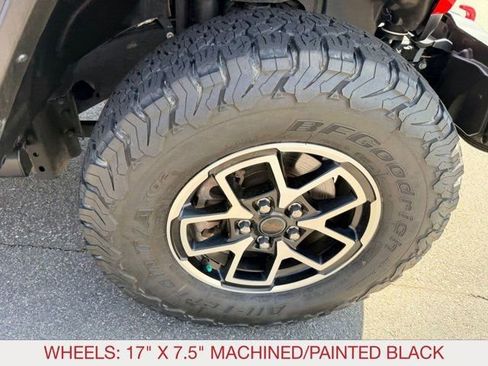 Used 2024 Jeep Wrangler Unlimited Rubicon AWD/4WD image 8