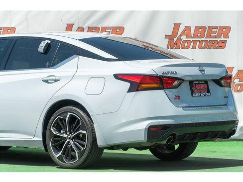 Used 2023 Nissan Altima 2.5 SR AWD/4WD image 19