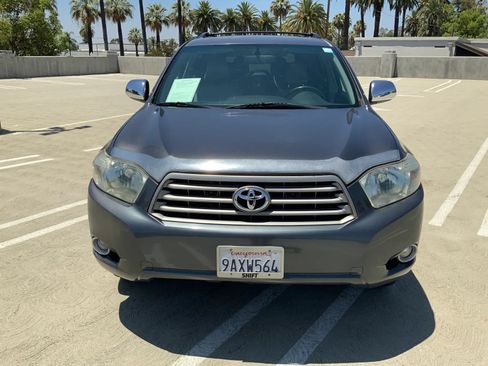 Used 2010 Toyota Highlander SE AWD/4WD image 3