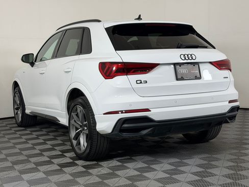 Used 2025 Audi Q3 2.0T Premium w/ Convenience Package AWD/4WD image 3