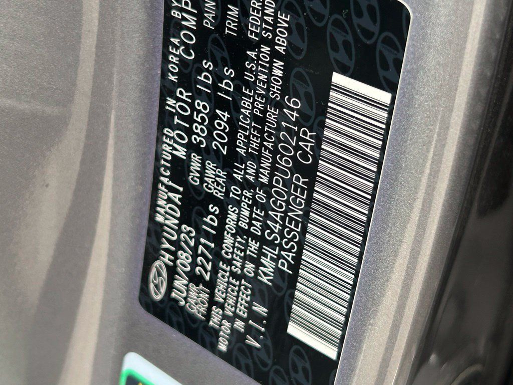 Used 2023 Hyundai Elantra SEL w/ Convenience Package FWD image 4