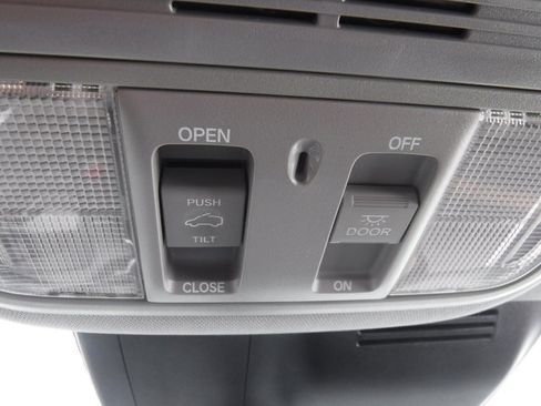 Used 2017 Honda CR-V EX image 33