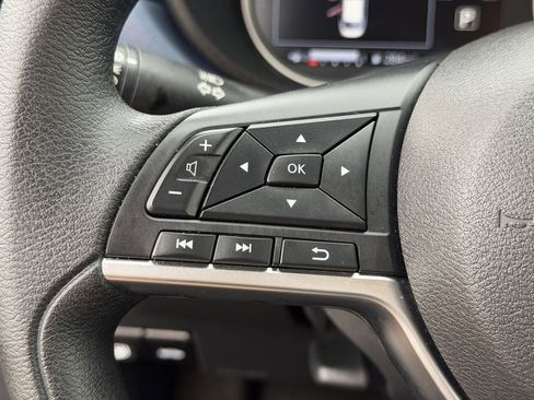 Used 2025 Nissan Versa SV FWD image 23
