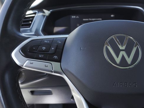 Used 2022 Volkswagen Tiguan SE w/ Panoramic Sunroof Package AWD/4WD image 18