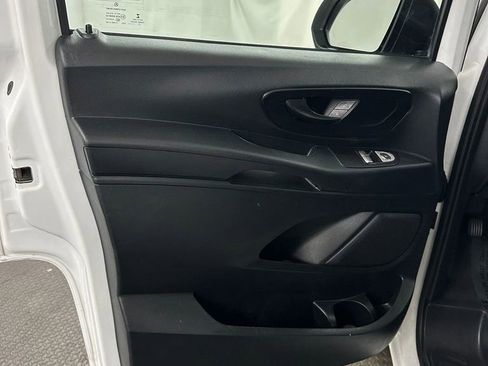 Used 2021 Mercedes-Benz Metris image 8