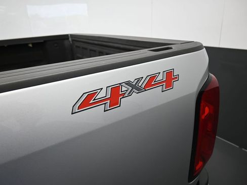 Used 2018 Chevrolet Colorado LT w/ Redline Special Edition AWD/4WD image 39