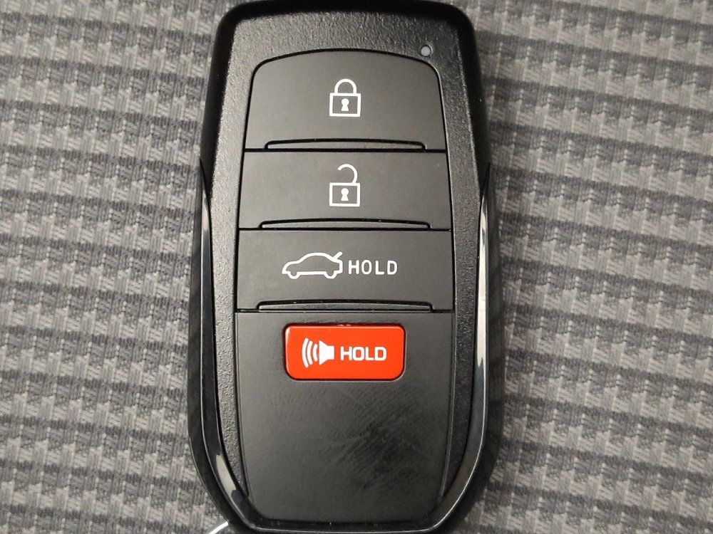 Used 2022 Toyota Highlander L FWD image 32