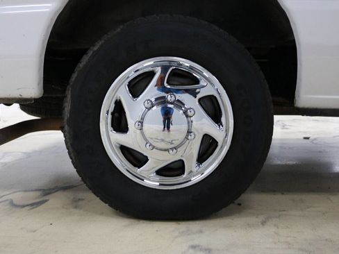 Used 2014 Ford E-150 and Econoline 150 w/ Power Group image 18