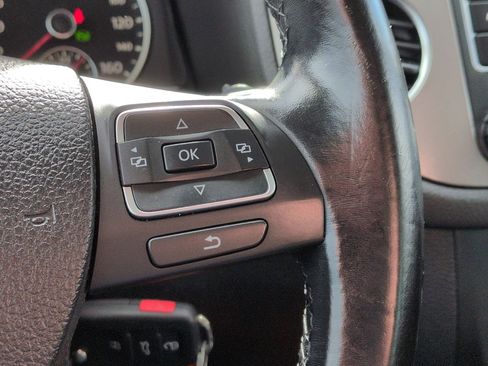 Used 2011 Volkswagen Tiguan SE image 19