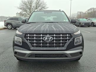 Certified 2023 Hyundai Venue SEL video 2