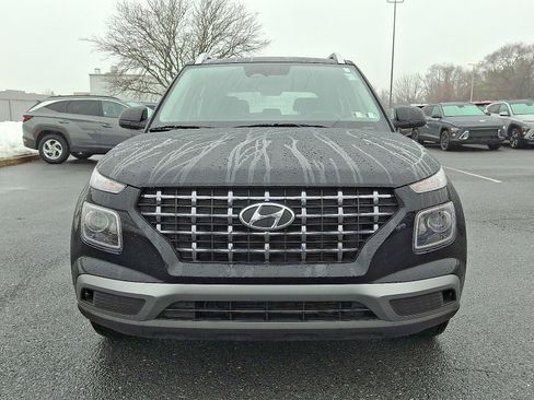 Certified 2023 Hyundai Venue SEL image 2